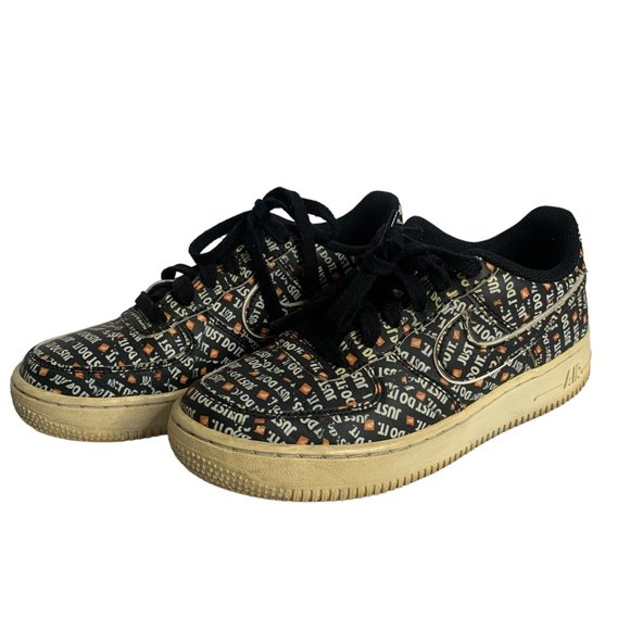 Nike Air Force 1 Low Top Shoes JUST DO IT Swoosh Black Size 5Y AO3977-001 - Picture 3 of 9